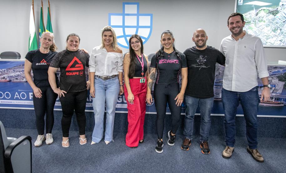 Aulão traz noção de defesa pessoal para mulheres da Portos do Paraná