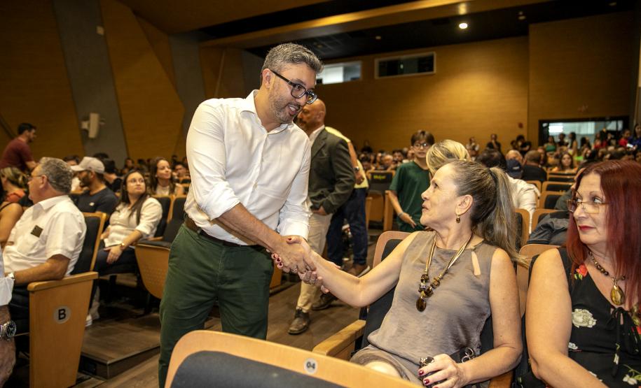 Portos do Paraná arrecada 300 quilos de alimentos em palestra na Isulpar