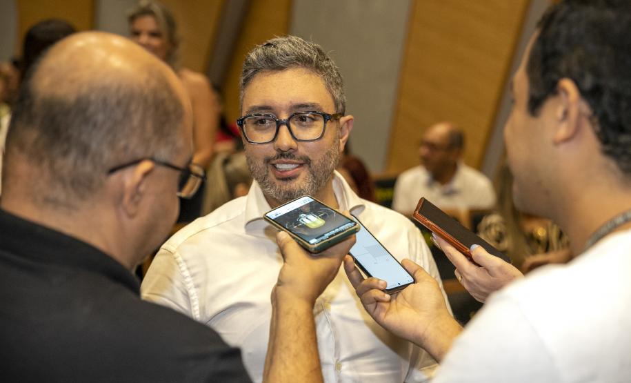 Portos do Paraná arrecada 300 quilos de alimentos em palestra na Isulpar