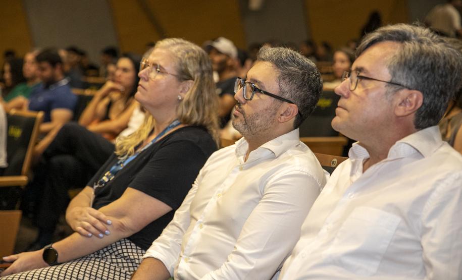 Portos do Paraná arrecada 300 quilos de alimentos em palestra na Isulpar