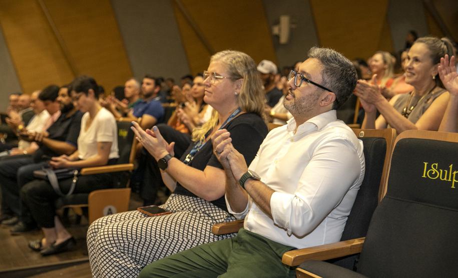 Portos do Paraná arrecada 300 quilos de alimentos em palestra na Isulpar