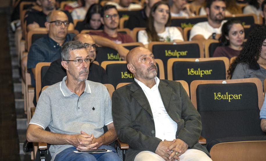 Portos do Paraná arrecada 300 quilos de alimentos em palestra na Isulpar