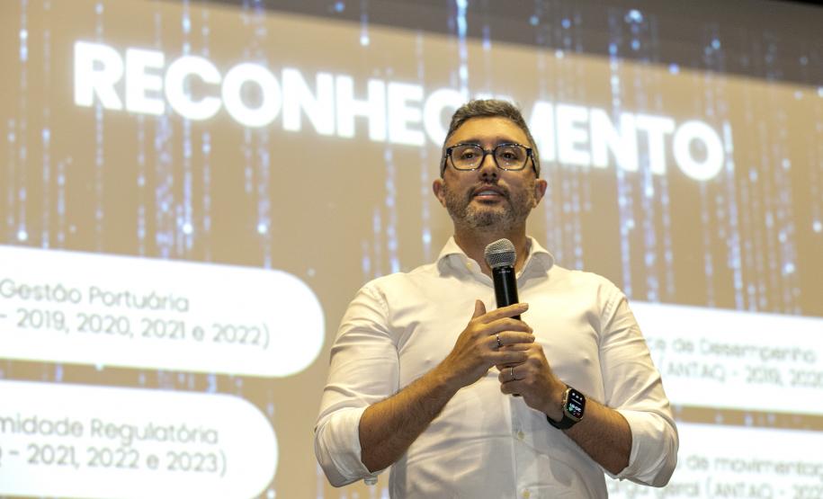 Portos do Paraná arrecada 300 quilos de alimentos em palestra na Isulpar