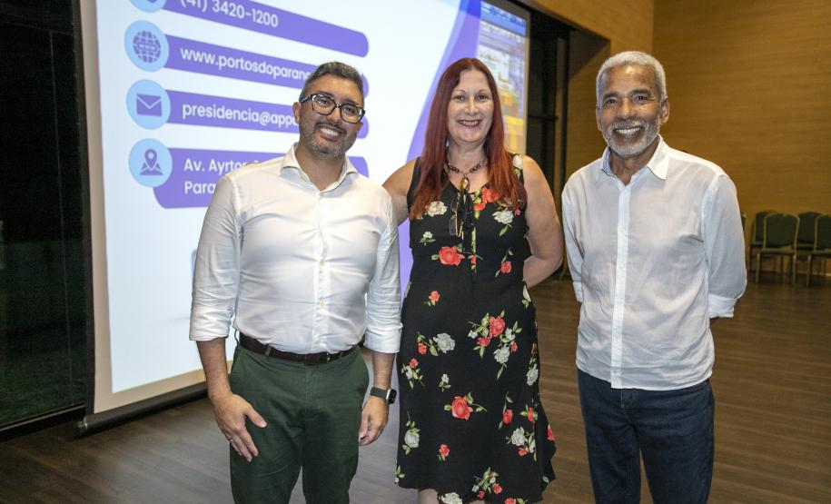 Portos do Paraná arrecada 300 quilos de alimentos em palestra na Isulpar