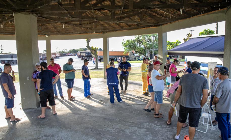 Portos do Paraná promove campanha Maio Amarelo no Pátio de Triagem