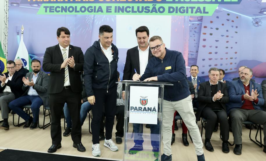 Governador libera R$ 1,5 milhão em sala de coworking no Porto de Paranaguá
