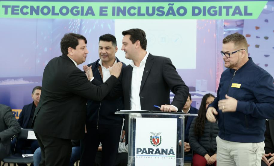 Governador libera R$ 1,5 milhão em sala de coworking no Porto de Paranaguá