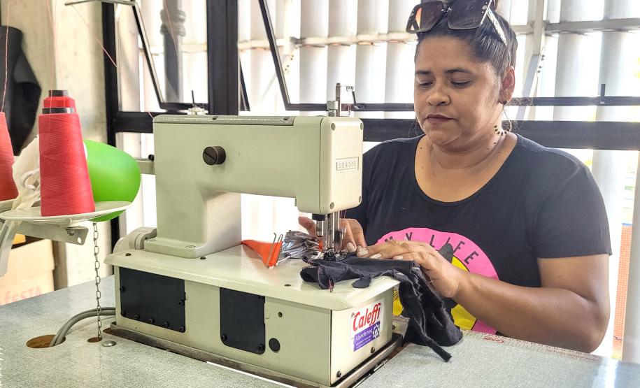 Curso gratuito de Corte e Costura da Portos do Paraná segue até agosto