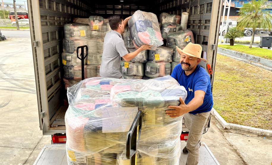 Governo estadual dará apoio logístico para a distribuição de cestas básicas, kits de limpeza, cobertores e rações para pets para as principais comunidades afetadas