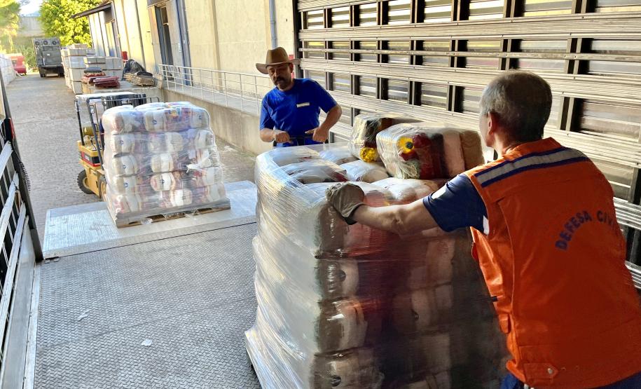 Governo estadual dará apoio logístico para a distribuição de cestas básicas, kits de limpeza, cobertores e rações para pets para as principais comunidades afetadas