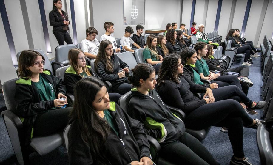 Mais de 1,2 mil visitantes conheceram o Porto de Paranaguá este ano