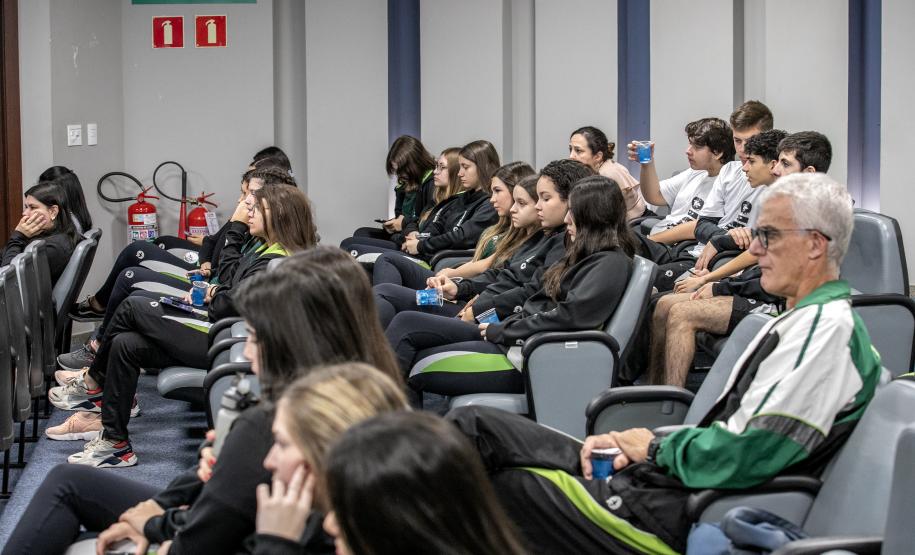 Mais de 1,2 mil visitantes conheceram o Porto de Paranaguá este ano