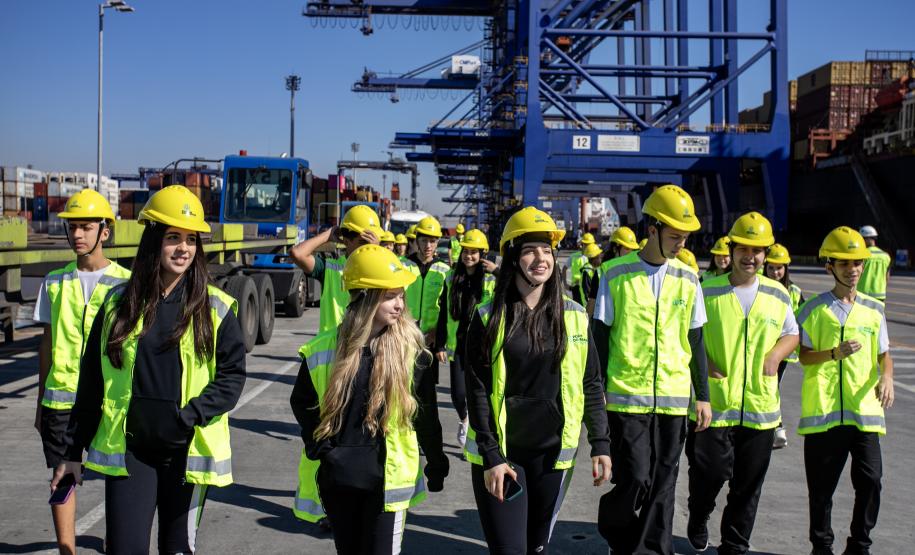 Mais de 1,2 mil visitantes conheceram o Porto de Paranaguá este ano