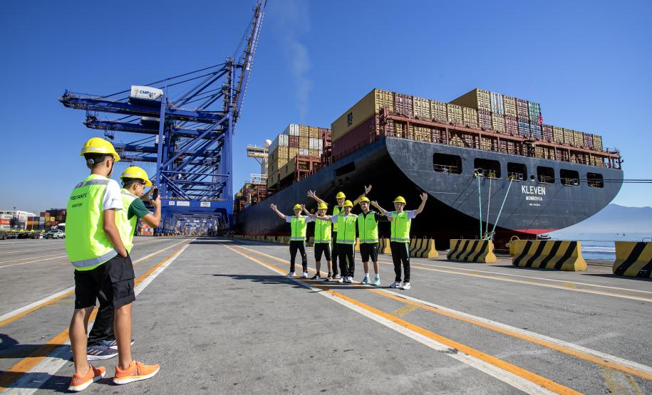 Mais de 1,2 mil visitantes conheceram o Porto de Paranaguá este ano