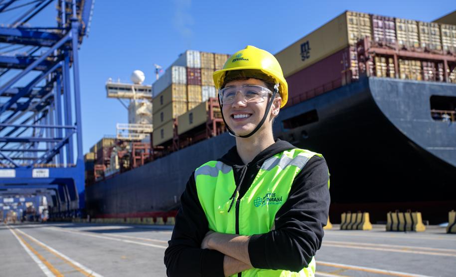 Mais de 1,2 mil visitantes conheceram o Porto de Paranaguá este ano