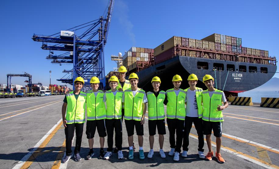 Mais de 1,2 mil visitantes conheceram o Porto de Paranaguá este ano