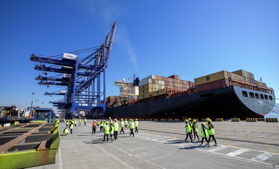 Mais de 1,2 mil visitantes conheceram o Porto de Paranaguá este ano