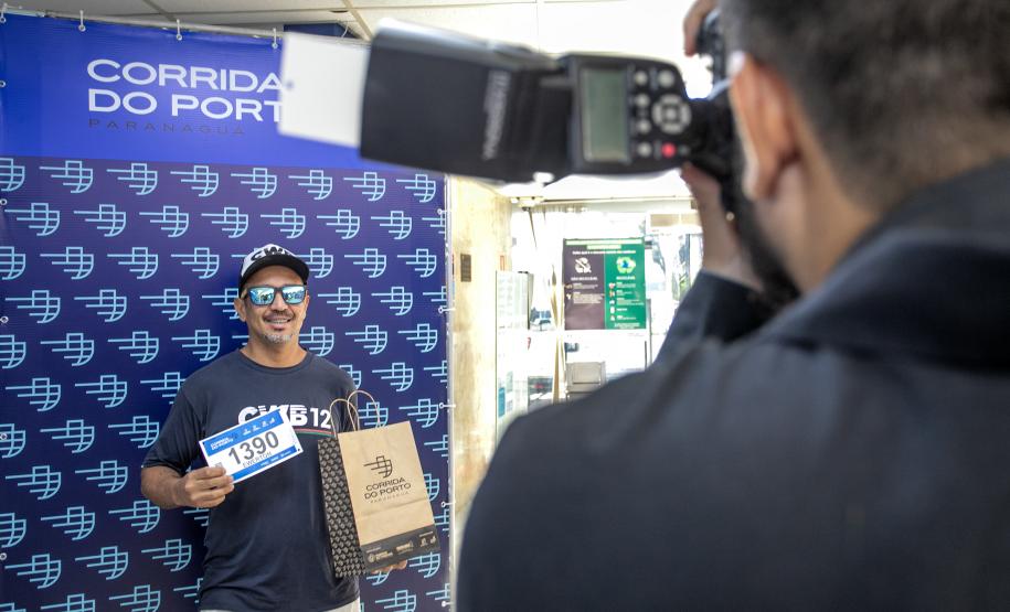 Atletas retiram os últimos kits da Corrida do Porto neste sábado