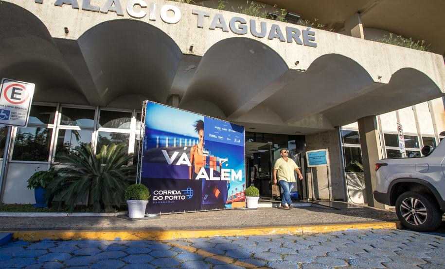 Atletas retiram os últimos kits da Corrida do Porto neste sábado
