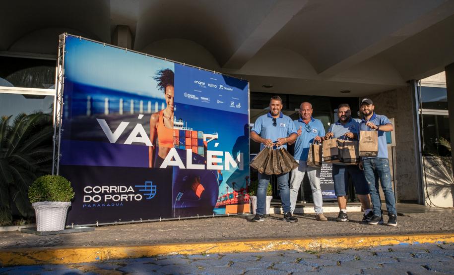 Atletas retiram os últimos kits da Corrida do Porto neste sábado