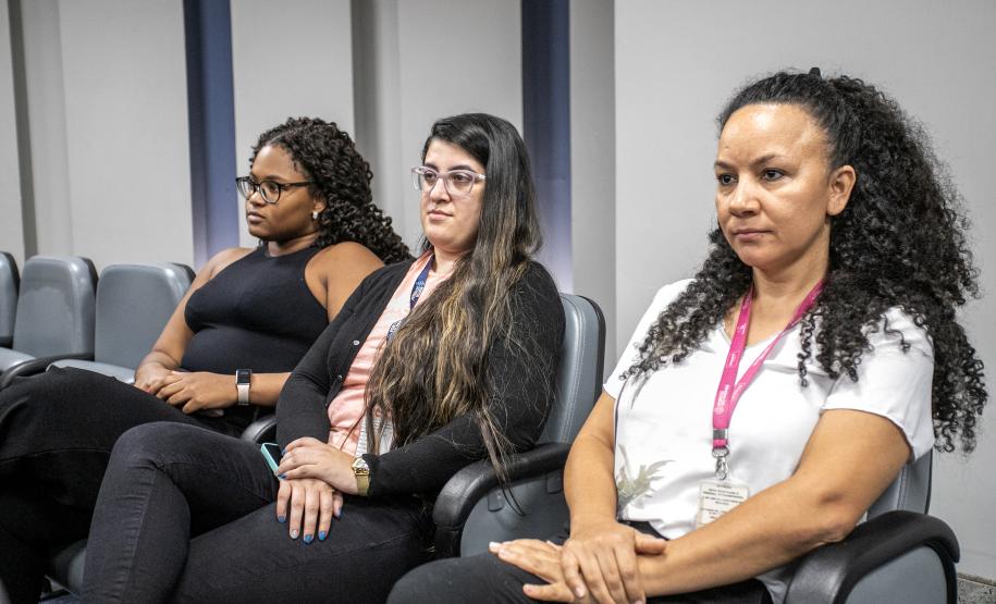 Porto de Paranaguá recebe mulheres da Cooperativa Agrária em visita técnica
