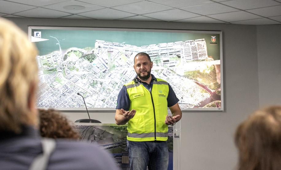 Porto de Paranaguá recebe mulheres da Cooperativa Agrária em visita técnica