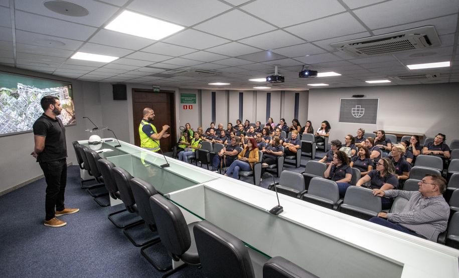Porto de Paranaguá recebe mulheres da Cooperativa Agrária em visita técnica