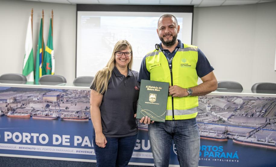 Porto de Paranaguá recebe mulheres da Cooperativa Agrária em visita técnica