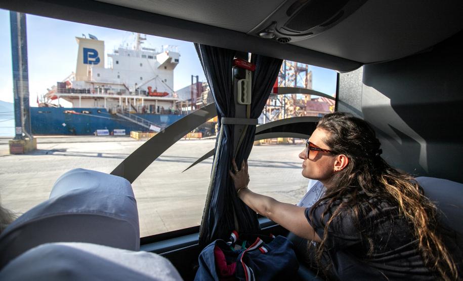 Porto de Paranaguá recebe mulheres da Cooperativa Agrária em visita técnica