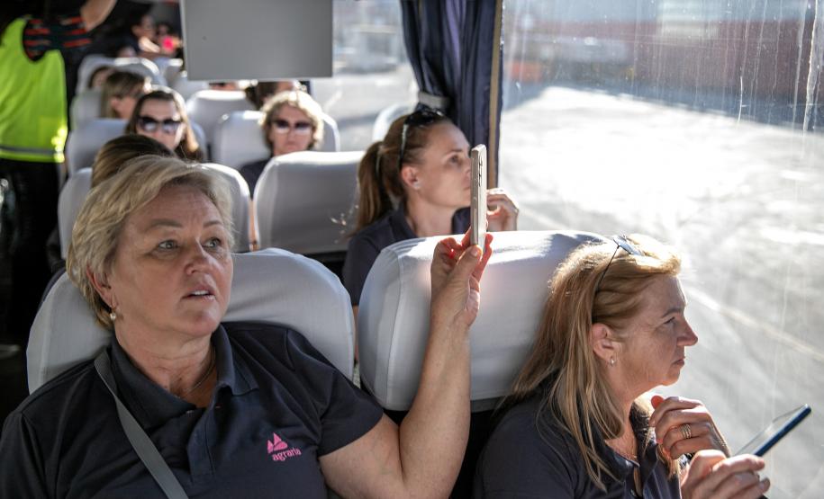 Porto de Paranaguá recebe mulheres da Cooperativa Agrária em visita técnica
