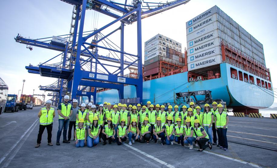 Porto de Paranaguá recebe mulheres da Cooperativa Agrária em visita técnica