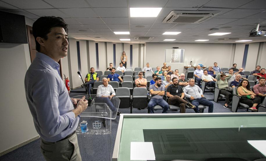 Representantes do CREA-PR fazem visita técnica ao Porto de Paranaguá
