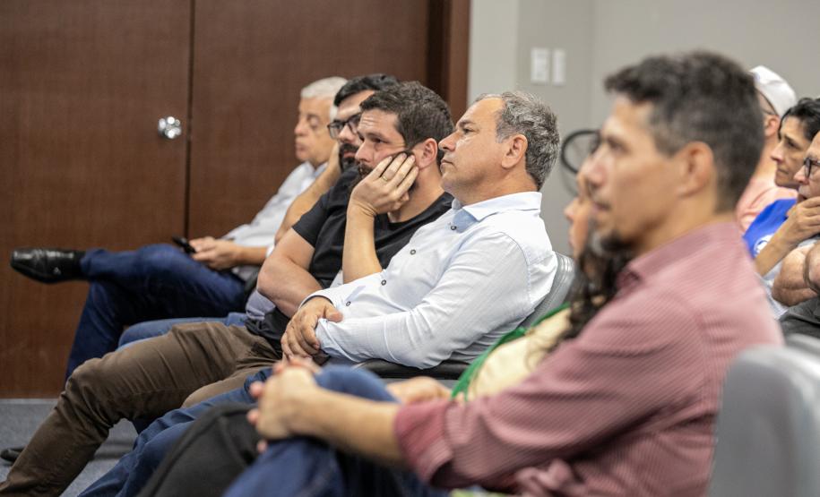 Representantes do CREA-PR fazem visita técnica ao Porto de Paranaguá