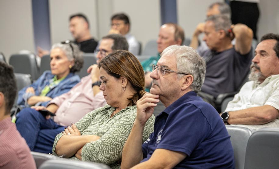 Representantes do CREA-PR fazem visita técnica ao Porto de Paranaguá