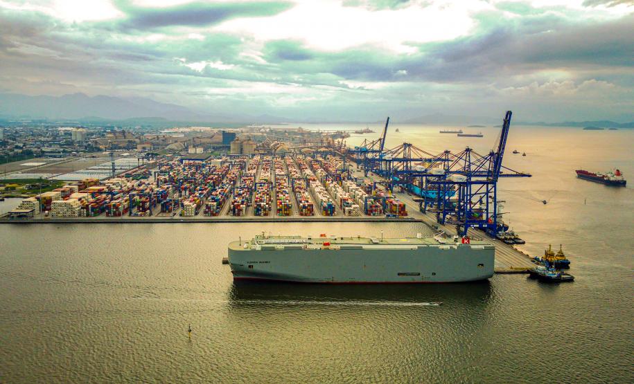 16,8 milhões de toneladas foram exportadas pelos portos do Paraná este ano