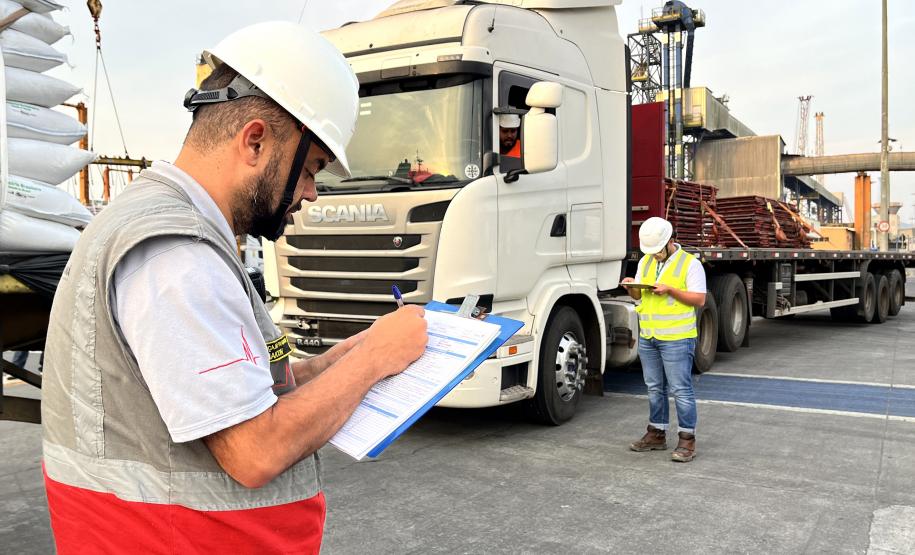 Portos do Paraná realiza blitz de alerta para novo teste do bafômetro