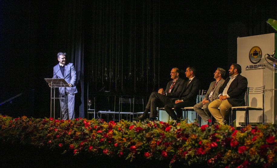 Portos do Paraná realiza 3º Seminário Nacional e 1º Internacional dos Portos Brasileiros