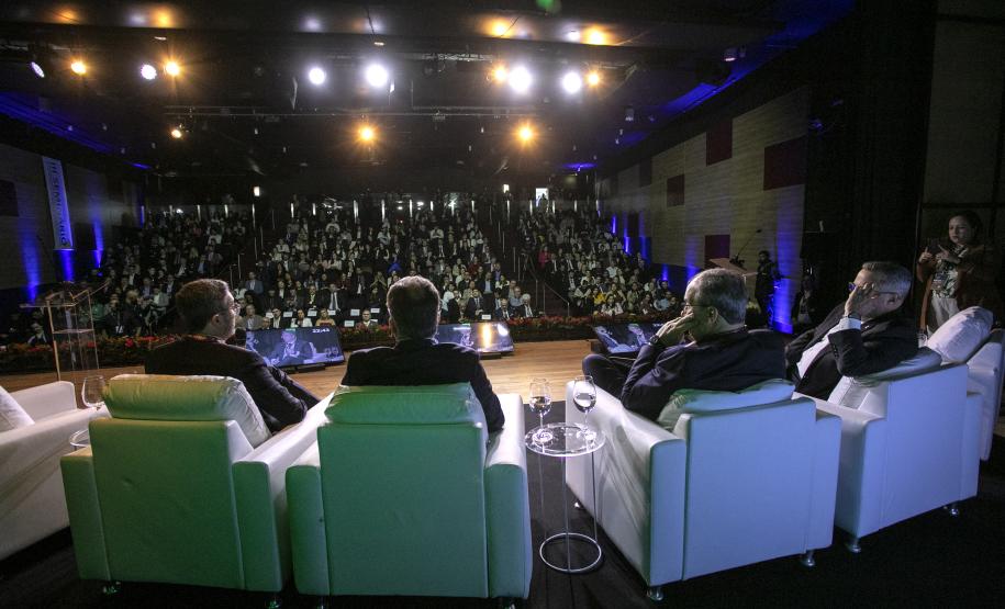 Seminário internacional discute desafios e boas práticas portuárias pelo mundo