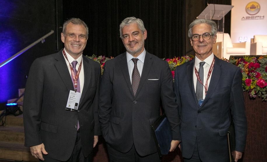 Seminário internacional discute desafios e boas práticas portuárias pelo mundo