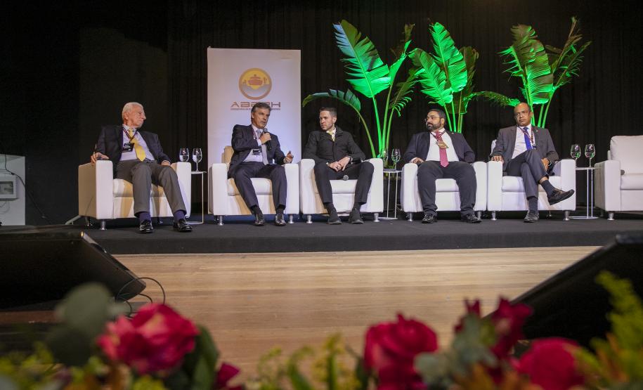 Seminário internacional discute desafios e boas práticas portuárias pelo mundo