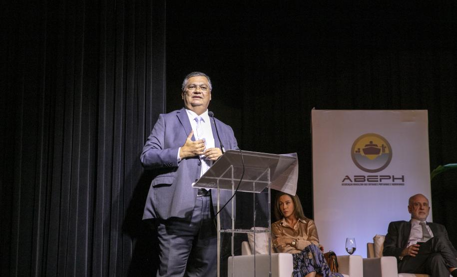 Seminário internacional discute desafios e boas práticas portuárias pelo mundo