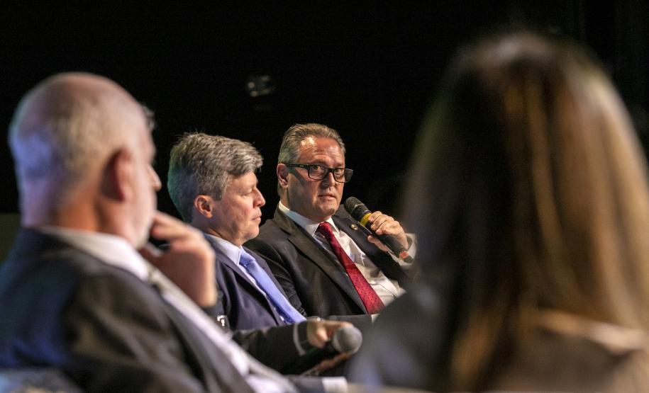 Seminário internacional discute desafios e boas práticas portuárias pelo mundo