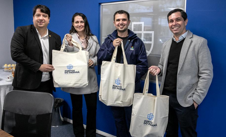 Visita técnica estreita ligação entre Itaipu Binacional e Portos do Paraná