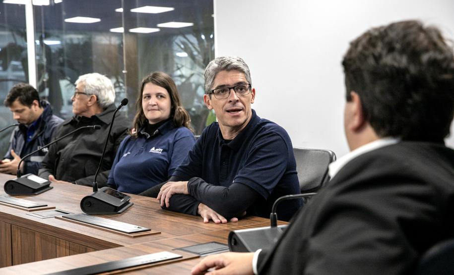 Estrutura da malha ferroviária do complexo portuário é apresentada a equipe técnica do Governo Federal