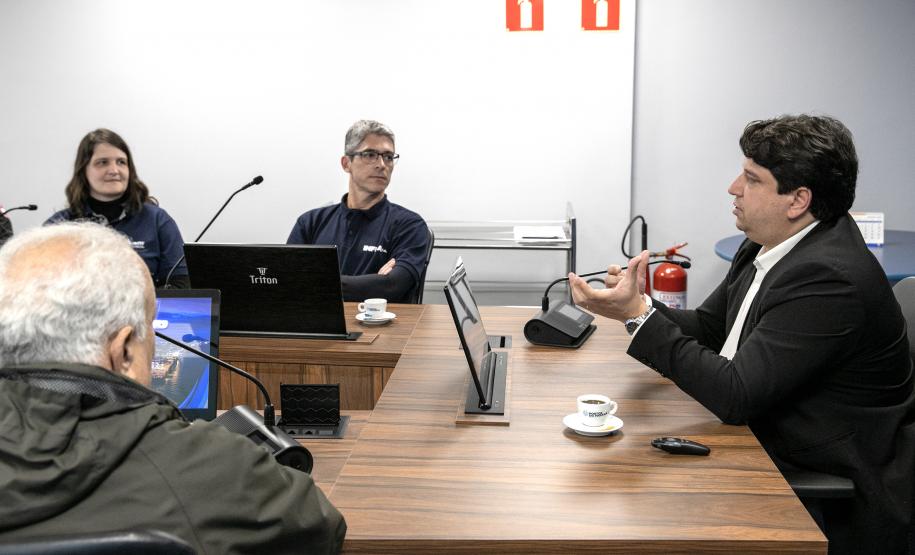 Estrutura da malha ferroviária do complexo portuário é apresentada a equipe técnica do Governo Federal