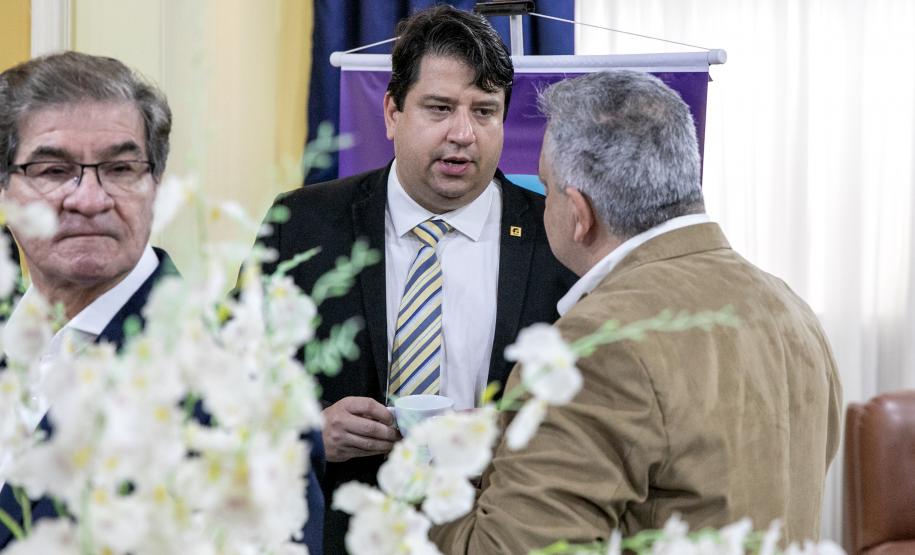 Portos do Paraná é apresentada a grupo de empresários do Leste do Estado - Com palestra e visita técnica, cerca de 80 comerciantes, industriais e prestadores de serviço puderam ver de perto as potencialidades dos Portos de Paranaguá e Antonina