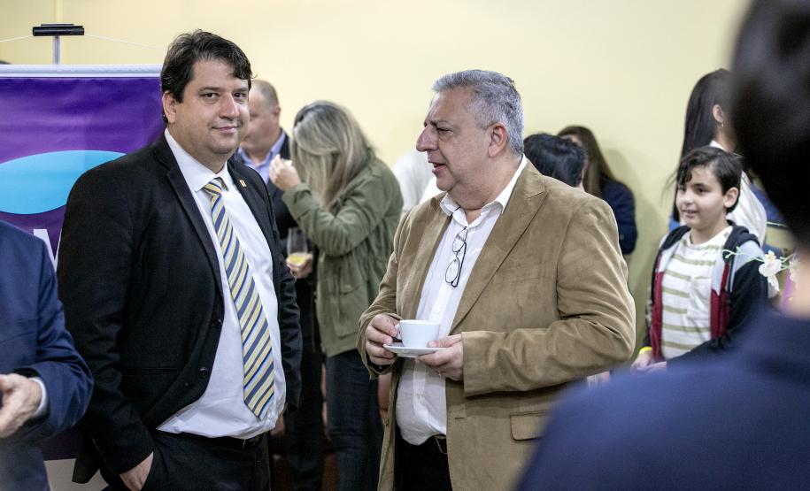 Portos do Paraná é apresentada a grupo de empresários do Leste do Estado - Com palestra e visita técnica, cerca de 80 comerciantes, industriais e prestadores de serviço puderam ver de perto as potencialidades dos Portos de Paranaguá e Antonina