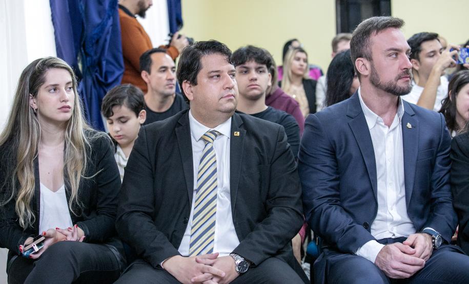 Portos do Paraná é apresentada a grupo de empresários do Leste do Estado - Com palestra e visita técnica, cerca de 80 comerciantes, industriais e prestadores de serviço puderam ver de perto as potencialidades dos Portos de Paranaguá e Antonina