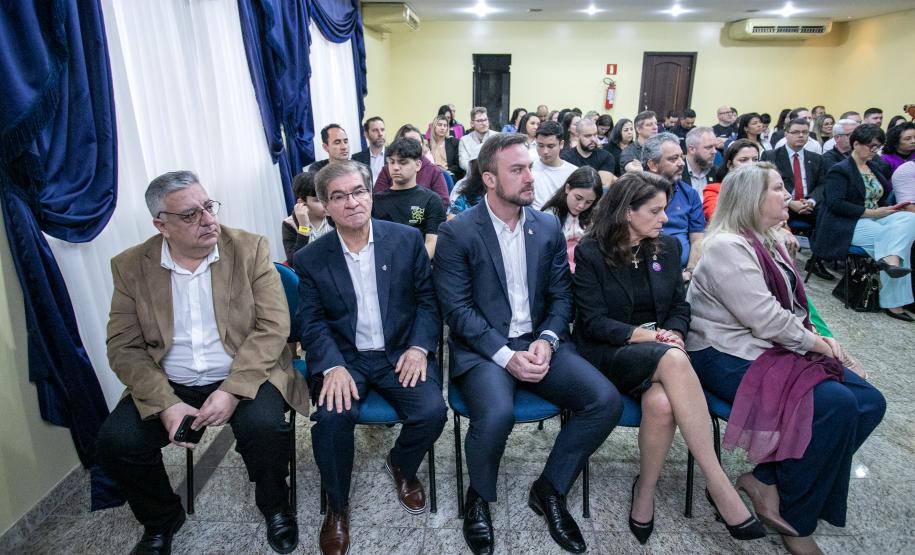 Portos do Paraná é apresentada a grupo de empresários do Leste do Estado - Com palestra e visita técnica, cerca de 80 comerciantes, industriais e prestadores de serviço puderam ver de perto as potencialidades dos Portos de Paranaguá e Antonina