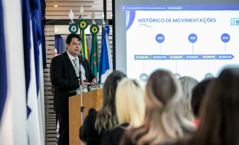 Portos do Paraná é apresentada a grupo de empresários do Leste do Estado - Com palestra e visita técnica, cerca de 80 comerciantes, industriais e prestadores de serviço puderam ver de perto as potencialidades dos Portos de Paranaguá e Antonina